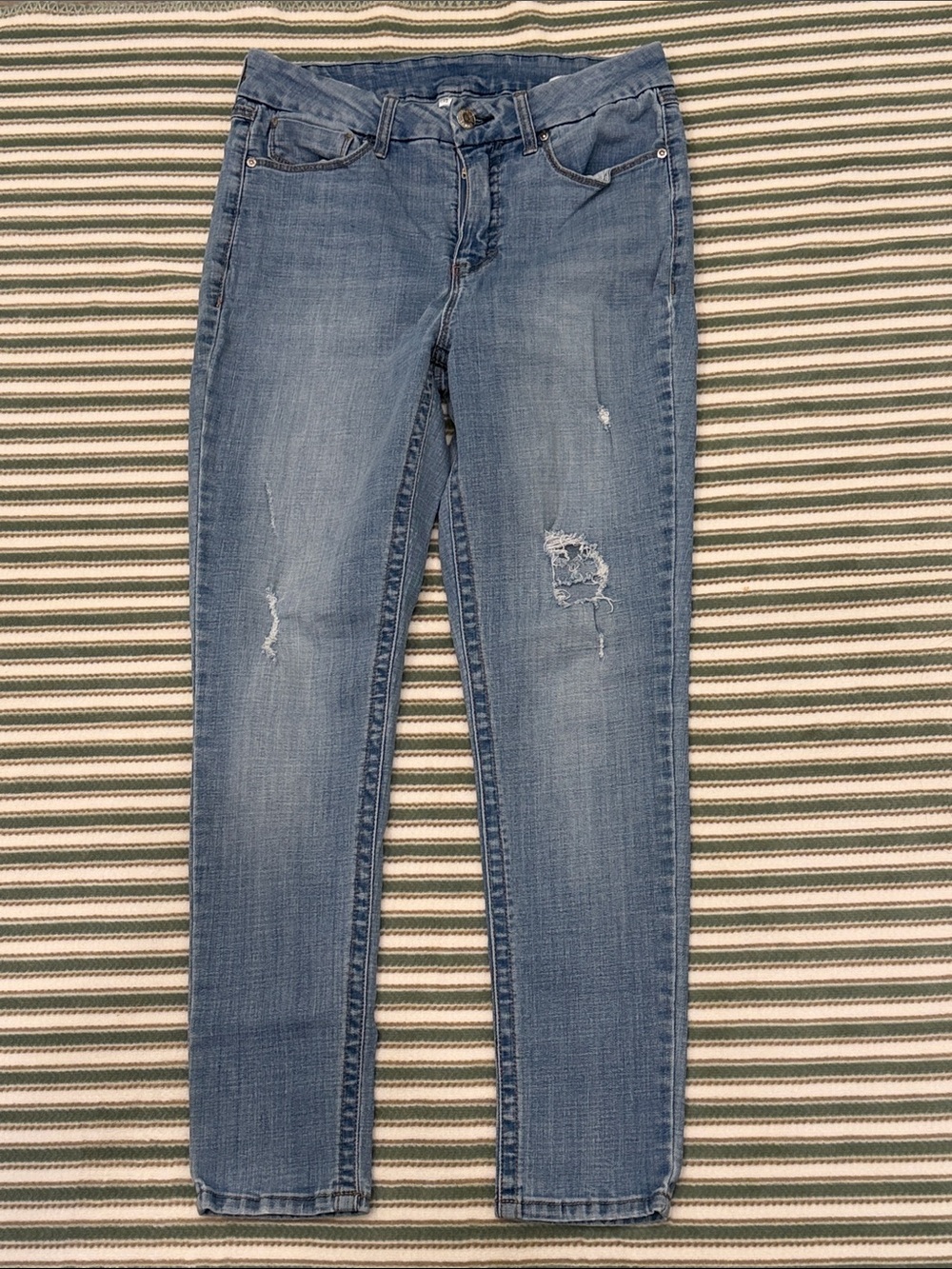 Seven7 Women’s Light Blue Distressed Jeans size 12